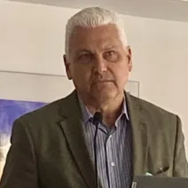 «Η δουλειά του πολιτικού συστήματος δεν είναι μόνον να ψηφίζει νόμους»