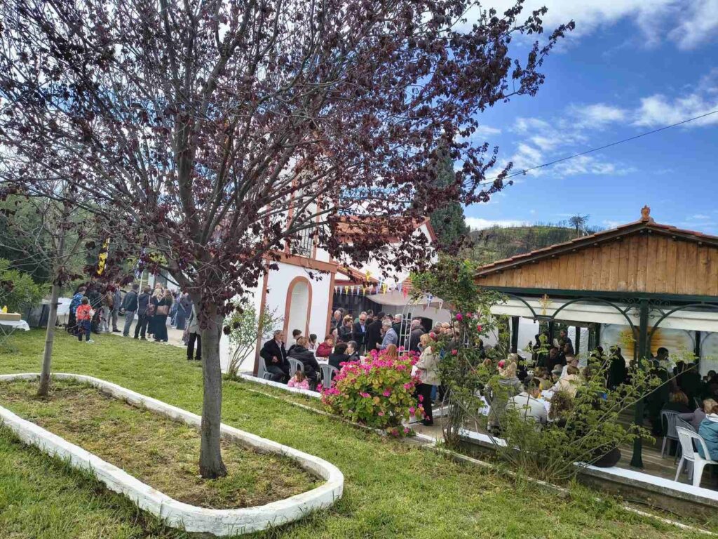Η Πολιτιστική Δράση Βραχναιίκων αναβίωσε ένα παλαιό έθιμο του Αγίου Αθανασίου Δρεσθένων ΦΩΤΟ 40 Η Πολιτιστική Δράση Βραχναιίκων αναβίωσε ένα παλαιό έθιμο του Αγίου Αθανασίου Δρεσθένων ΦΩΤΟ