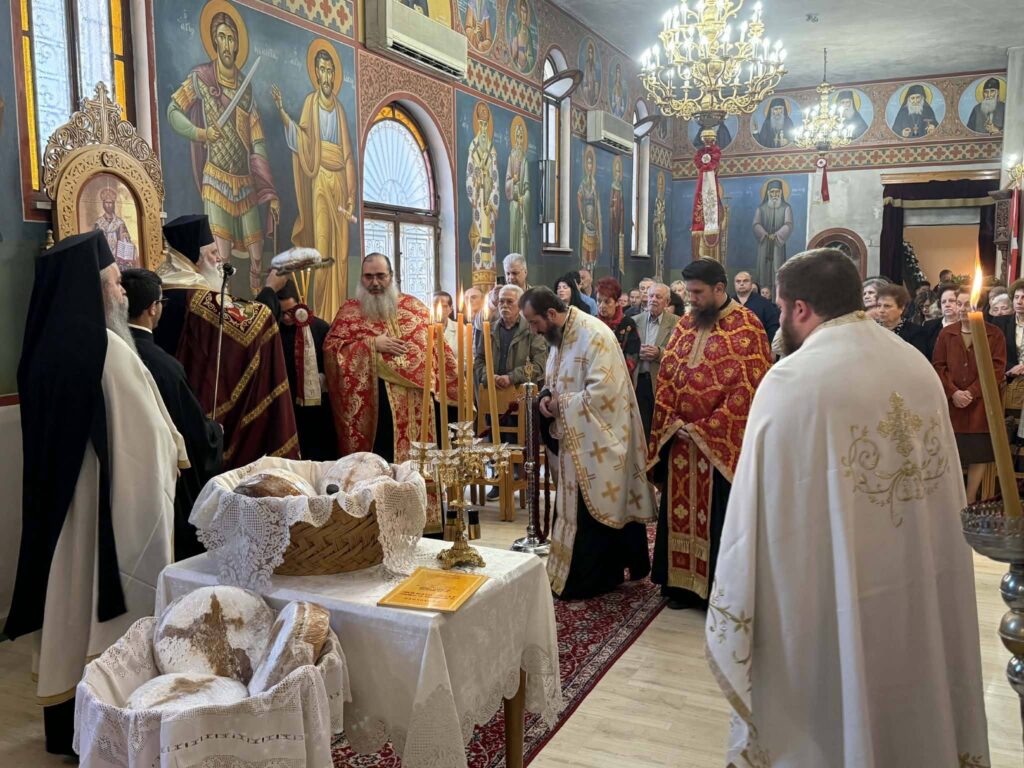 Αίγιο: Η μνήμη της Αγίας Ειρήνης, στο παρεκκλήσι του Αγίου Ιωάννη Αιγίου ΦΩΤΟ 29 Αίγιο: Η μνήμη της Αγίας Ειρήνης, στο παρεκκλήσι του Αγίου Ιωάννη Αιγίου ΦΩΤΟ