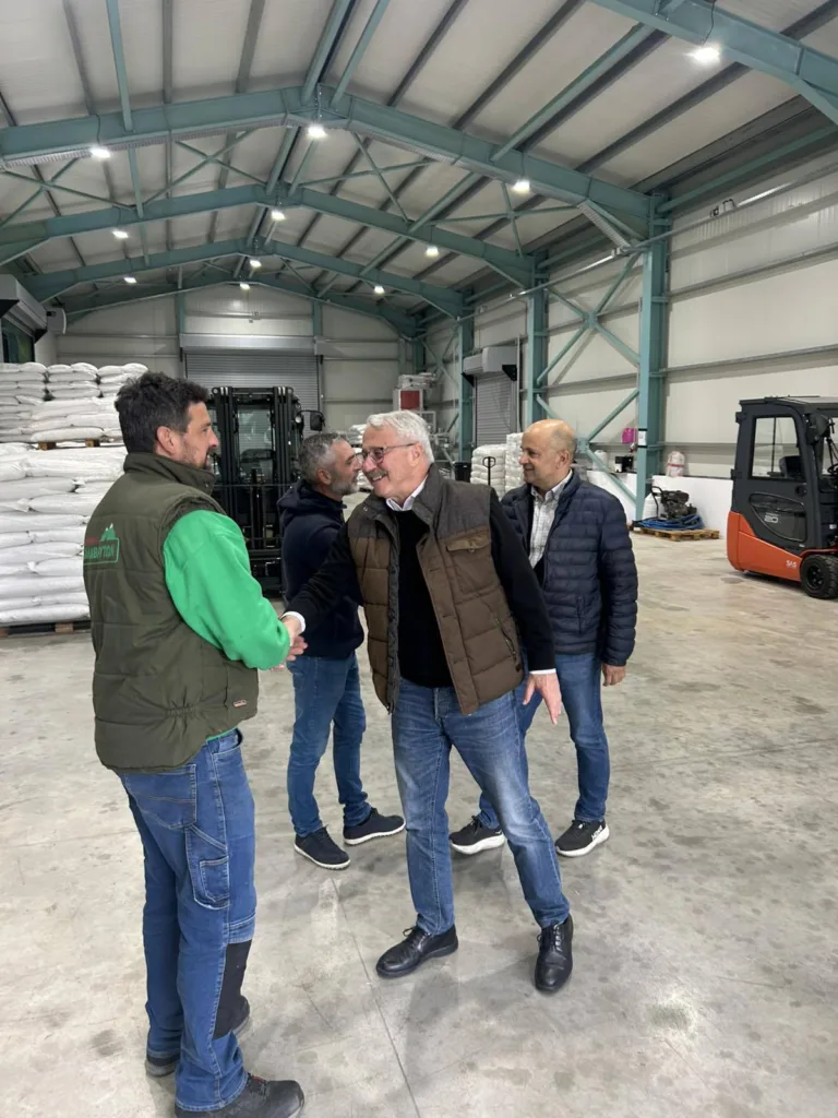 Καλάβρυτα: Η περιοδεία του ευρωβουλευτή του ΠΑΣΟΚ Γ. Μανιάτη - Οι προκλήσεις του Πρωτογενούς Τομέα ΦΩΤΟ