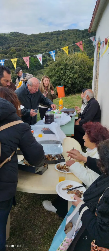 Το έθιμο της Κουλούρας στον Αγιο Αθανάσιο Λεοντίου Αχαΐας ΦΩΤΟ
