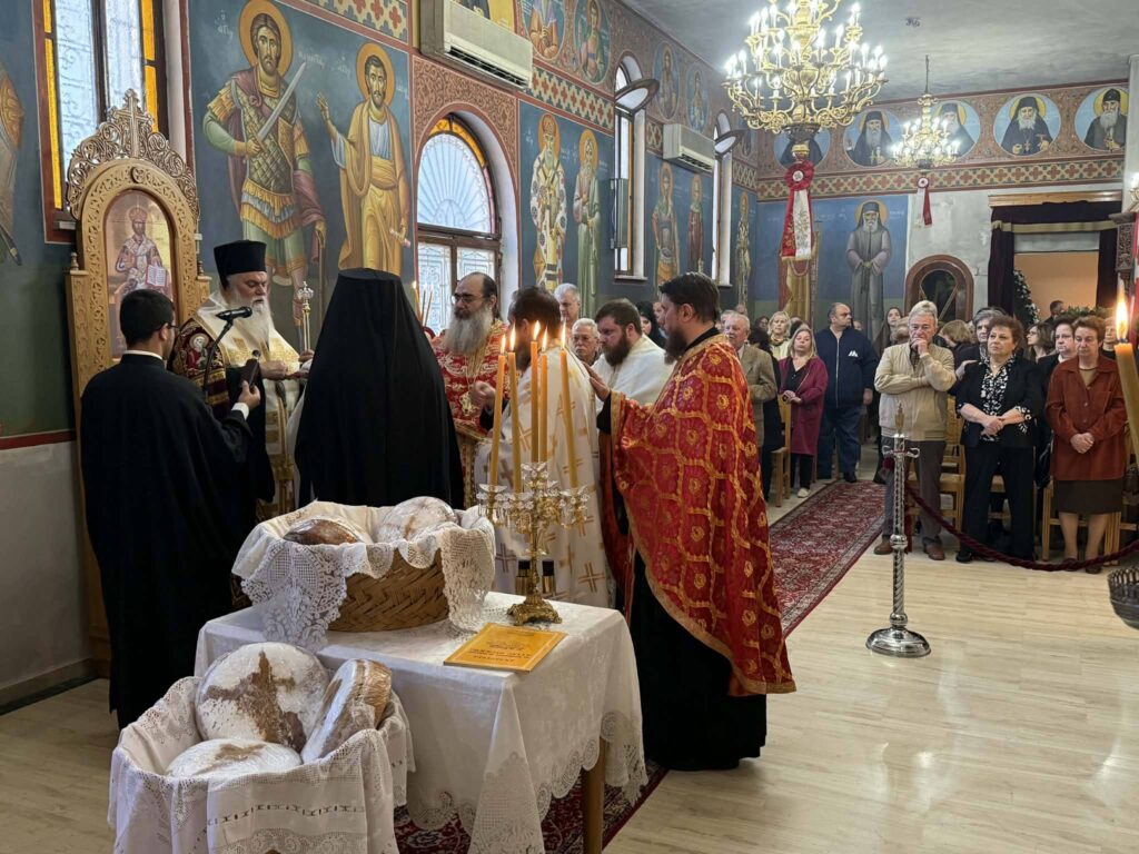 Αίγιο: Η μνήμη της Αγίας Ειρήνης, στο παρεκκλήσι του Αγίου Ιωάννη Αιγίου ΦΩΤΟ 31 Αίγιο: Η μνήμη της Αγίας Ειρήνης, στο παρεκκλήσι του Αγίου Ιωάννη Αιγίου ΦΩΤΟ