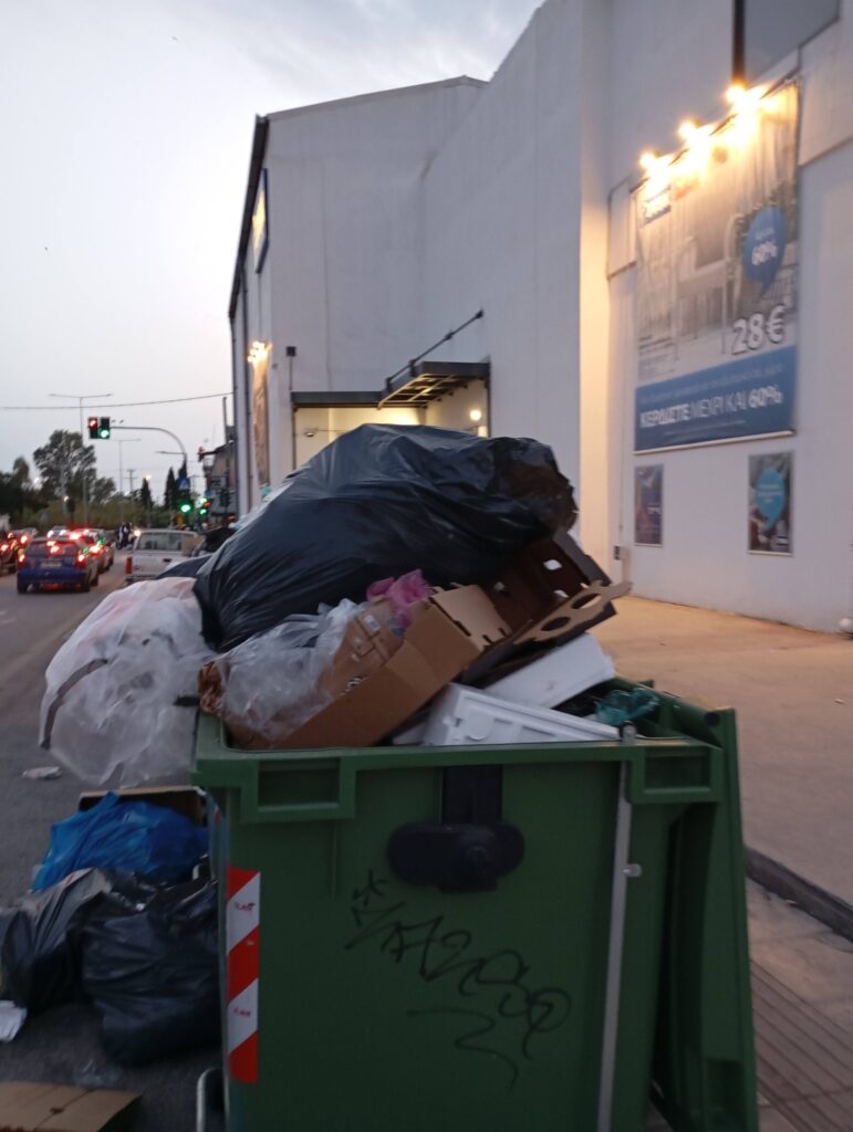 Πάτρα: Κατάντια...η εικόνα της πόλης στον πιο κεντρικό λεωφορειόδρομο ΦΩΤΟ 32 Πάτρα: Κατάντια...η εικόνα της πόλης στον πιο κεντρικό λεωφορειόδρομο ΦΩΤΟ