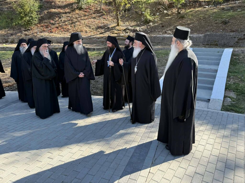 Αχαΐα: Πρώτη, ιστορική επίσκεψη από Αγιορείτες σε Μέγα Σπήλαιο και Αγία Λαύρα ΦΩΤΟ 33 Αχαΐα: Πρώτη, ιστορική επίσκεψη από Αγιορείτες σε Μέγα Σπήλαιο και Αγία Λαύρα ΦΩΤΟ