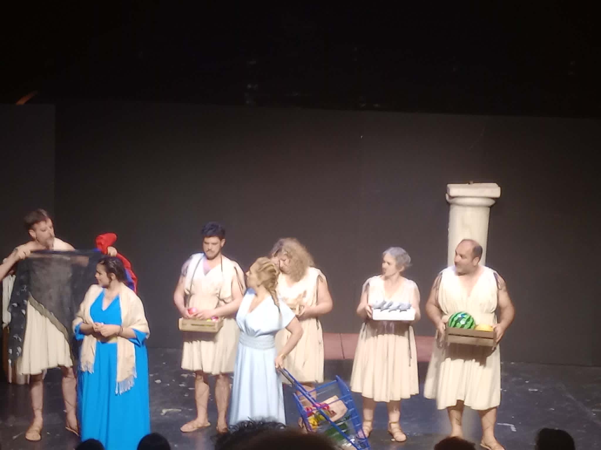 Η θεατρική παράσταση «Για ποια Ελένη πολεμήσαμε τελικά;» στο «Μηχανουργείο»