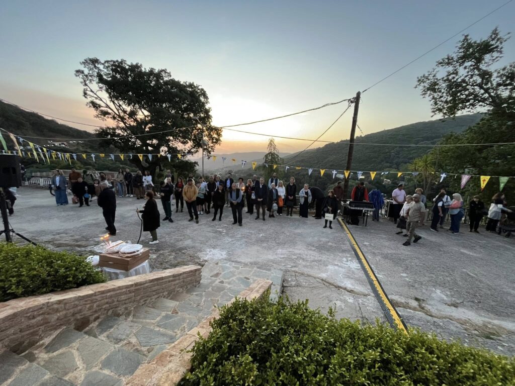 Σπάτα Αχαΐας: Εορτάζει, σήμερα, ο Άγιος Νικόλαος - Πεζοπορία χιλιομέτρων για χιλιάδες πιστούς ΦΩΤΟ 32 Σπάτα Αχαΐας: Εορτάζει, σήμερα, ο Άγιος Νικόλαος - Πεζοπορία χιλιομέτρων για χιλιάδες πιστούς ΦΩΤΟ