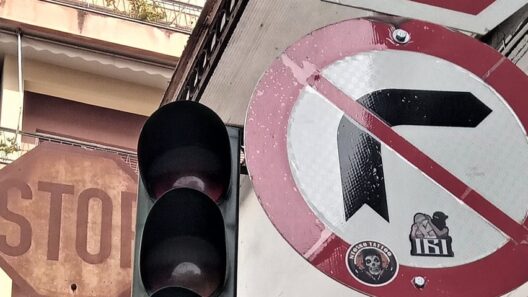 Πάτρα: Ο ΚΟΚ αλλάζει, αλλά οι πινακιδες προκαλούν σύγχυση σε οδηγούς και πεζούς ΦΩΤΟ 48 Πάτρα: Ο ΚΟΚ αλλάζει, αλλά οι πινακιδες προκαλούν σύγχυση σε οδηγούς και πεζούς ΦΩΤΟ