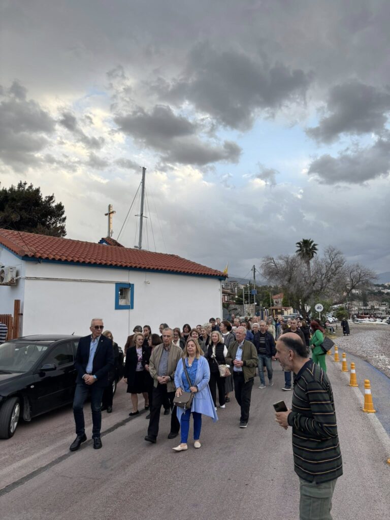 Λιτάνευση στον Αγιο Νικόλαο της παραλίας Αιγίου ΦΩΤΟ
