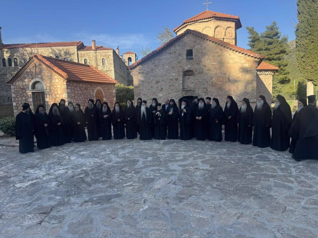 Αχαΐα: Πρώτη, ιστορική επίσκεψη από Αγιορείτες σε Μέγα Σπήλαιο και Αγία Λαύρα ΦΩΤΟ 29 Αχαΐα: Πρώτη, ιστορική επίσκεψη από Αγιορείτες σε Μέγα Σπήλαιο και Αγία Λαύρα ΦΩΤΟ
