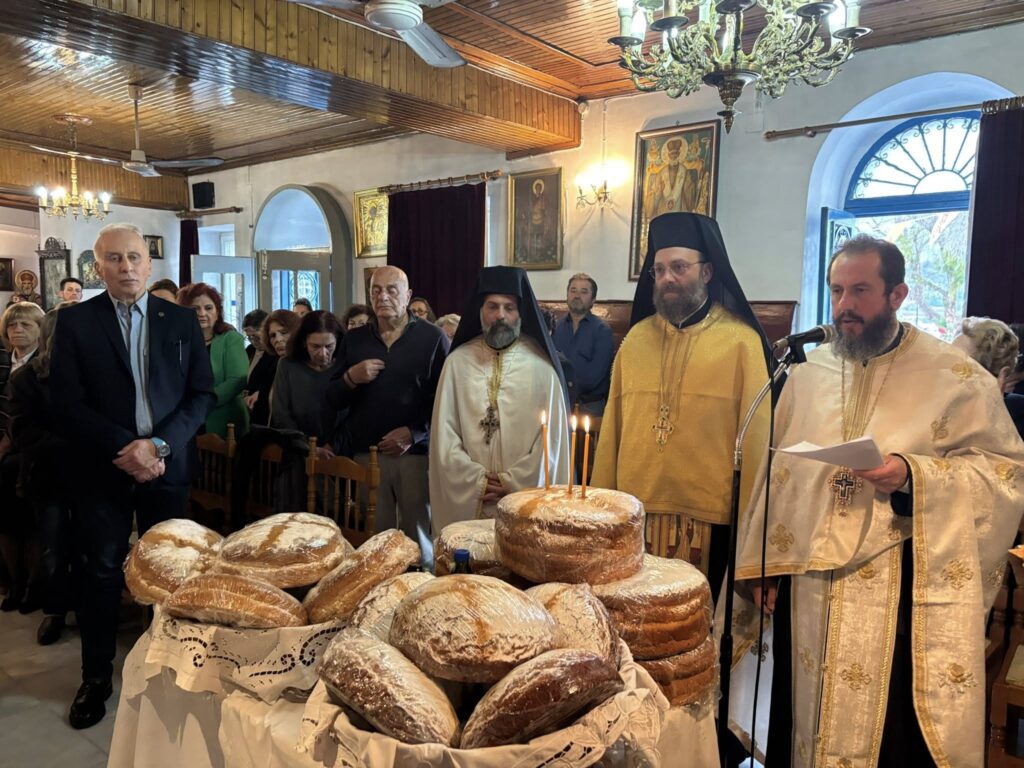 Λιτάνευση στον Αγιο Νικόλαο της παραλίας Αιγίου ΦΩΤΟ