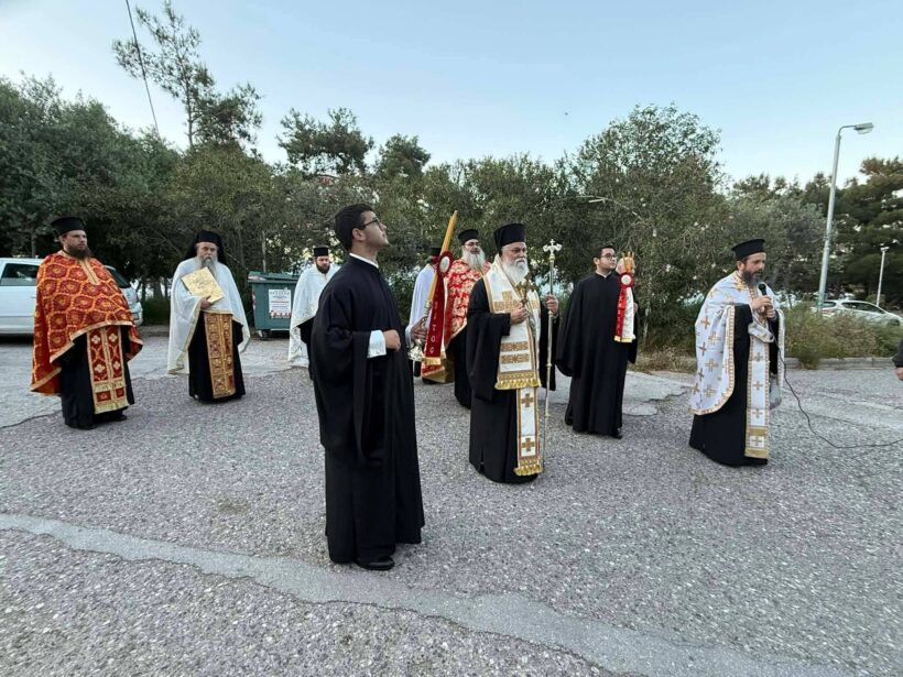 Περιφορά της εικόνας της Αγίας Ειρήνης Καλλιθέας Αιγίου ΦΩΤΟ