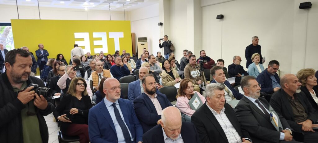 Πάτρα: «Κατάρρευση» του ΕΦΚΑ Αχαΐας βλέπουν οι εργαζόμενοι - Τραγικές επιπτώσεις για τους ασφαλισμένους ΦΩΤΟ 30 Πάτρα: «Κατάρρευση» του ΕΦΚΑ Αχαΐας βλέπουν οι εργαζόμενοι - Τραγικές επιπτώσεις για τους ασφαλισμένους ΦΩΤΟ