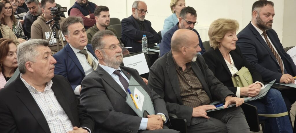 Πάτρα: «Κατάρρευση» του ΕΦΚΑ Αχαΐας βλέπουν οι εργαζόμενοι - Τραγικές επιπτώσεις για τους ασφαλισμένους ΦΩΤΟ 31 Πάτρα: «Κατάρρευση» του ΕΦΚΑ Αχαΐας βλέπουν οι εργαζόμενοι - Τραγικές επιπτώσεις για τους ασφαλισμένους ΦΩΤΟ