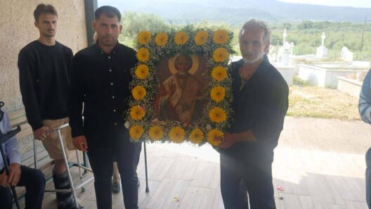 Γιόρτασαν τον Αγιο Νικόλαο στα Γιουλέϊκα ΦΩΤΟ 51 Γιόρτασαν τον Αγιο Νικόλαο στα Γιουλέϊκα ΦΩΤΟ