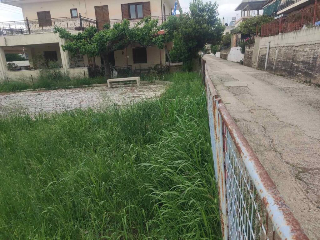 Πάτρα: Χόρτα, σκουριά και κίνδυνοι σε Παιδότοπο ΦΩΤΟ 29 Πάτρα: Χόρτα, σκουριά και κίνδυνοι σε Παιδότοπο ΦΩΤΟ