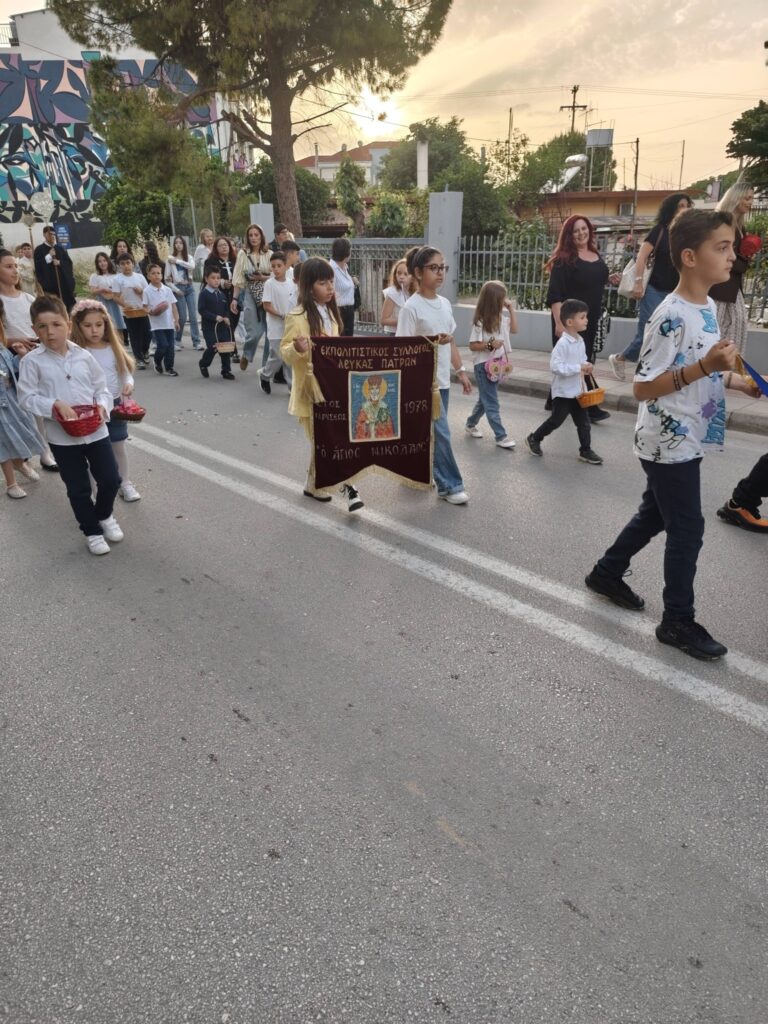 Η λιτανεία στον Άγιο Νικόλα Λεύκας με συμμετοχή παιδιών ΦΩΤΟ