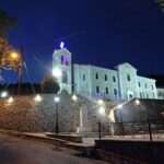 Φωταγωγήθηκε ειδικά για να γιορτάσει η εκκλησία στους Πετσάκους ΦΩΤΟ
