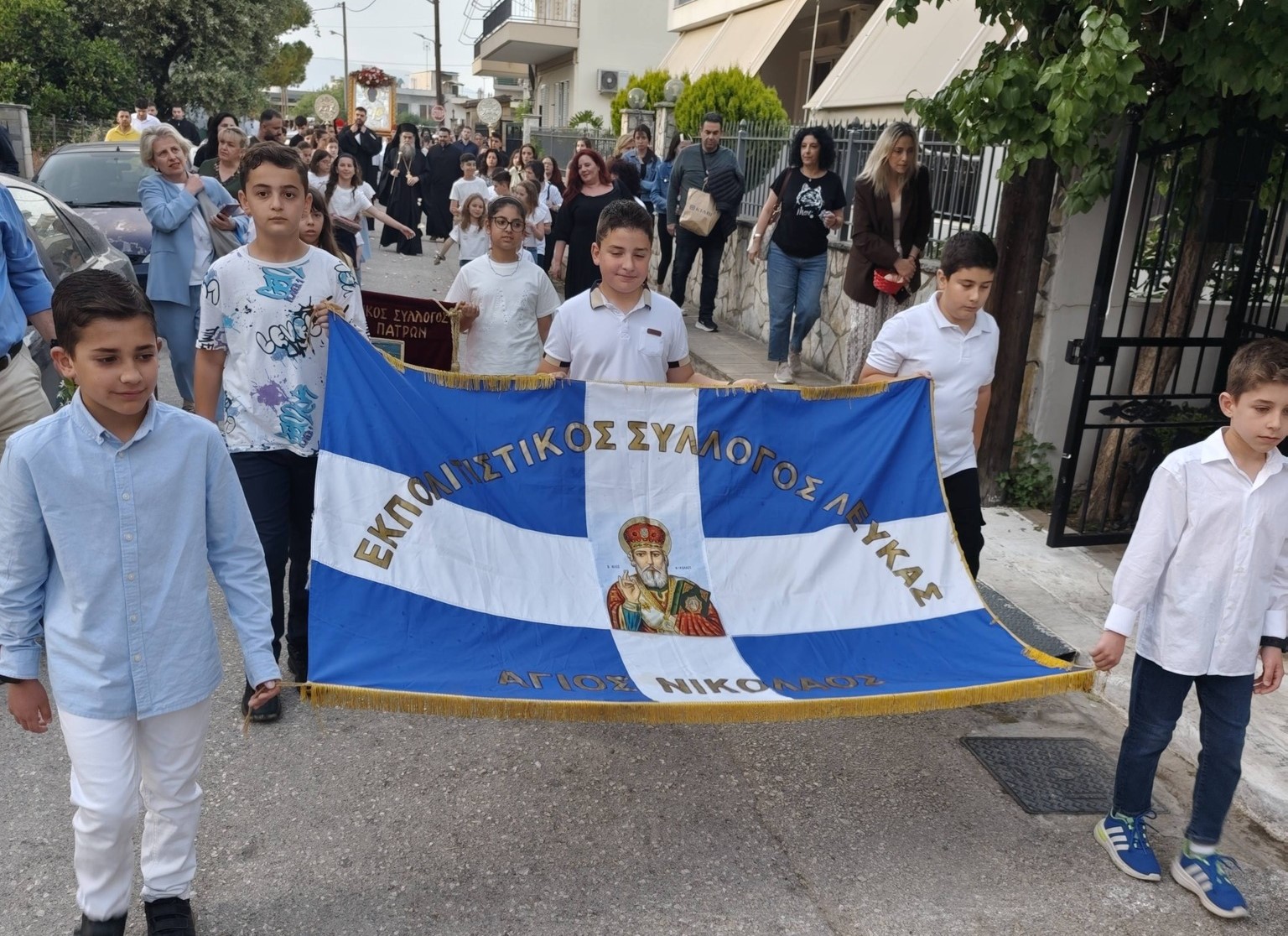 Η λιτανεία στον Άγιο Νικόλα Λεύκας με συμμετοχή παιδιών ΦΩΤΟ