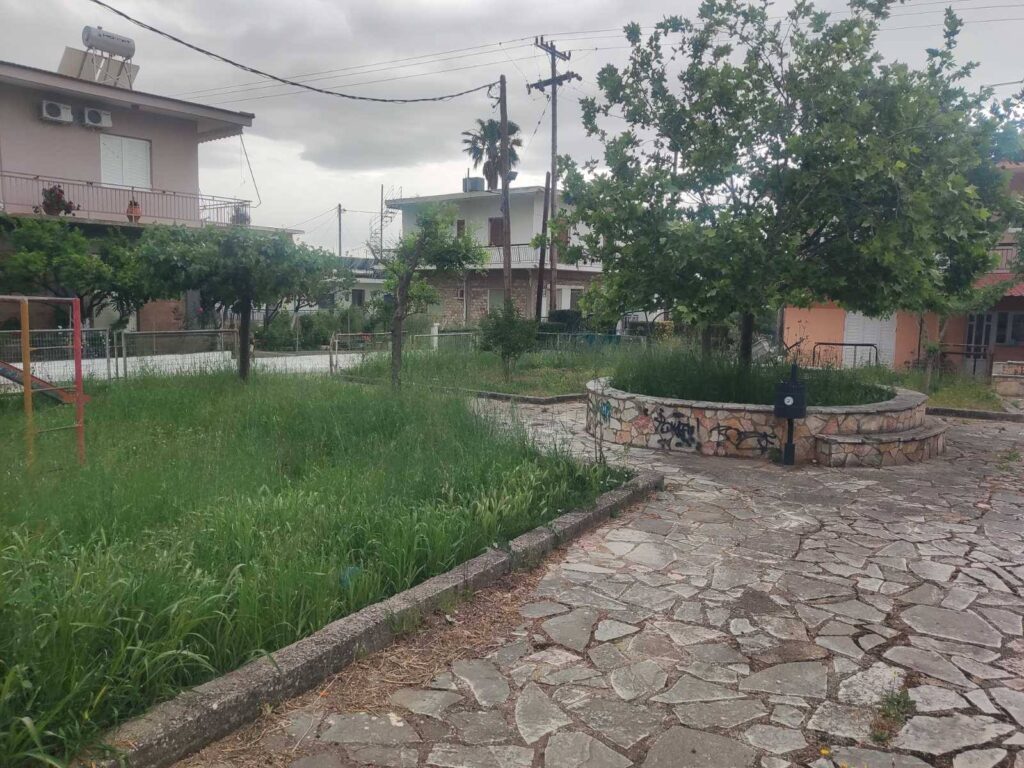 Πάτρα: Χόρτα, σκουριά και κίνδυνοι σε Παιδότοπο ΦΩΤΟ 32 Πάτρα: Χόρτα, σκουριά και κίνδυνοι σε Παιδότοπο ΦΩΤΟ