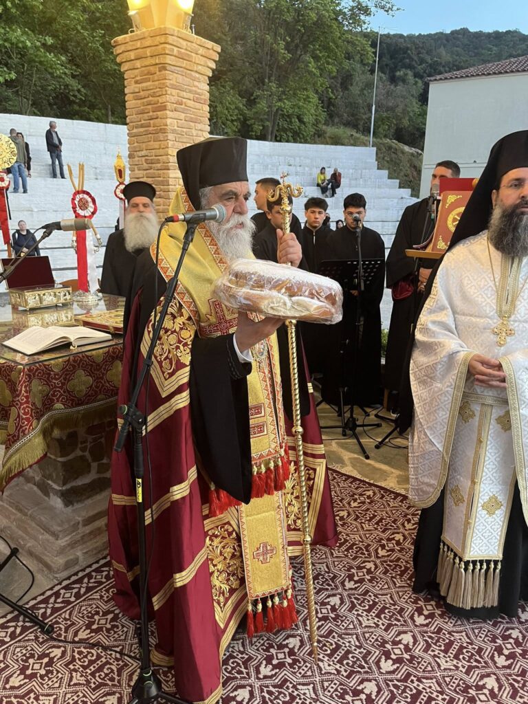 Σπάτα Αχαΐας: Εορτάζει, σήμερα, ο Άγιος Νικόλαος - Πεζοπορία χιλιομέτρων για χιλιάδες πιστούς ΦΩΤΟ 30 Σπάτα Αχαΐας: Εορτάζει, σήμερα, ο Άγιος Νικόλαος - Πεζοπορία χιλιομέτρων για χιλιάδες πιστούς ΦΩΤΟ