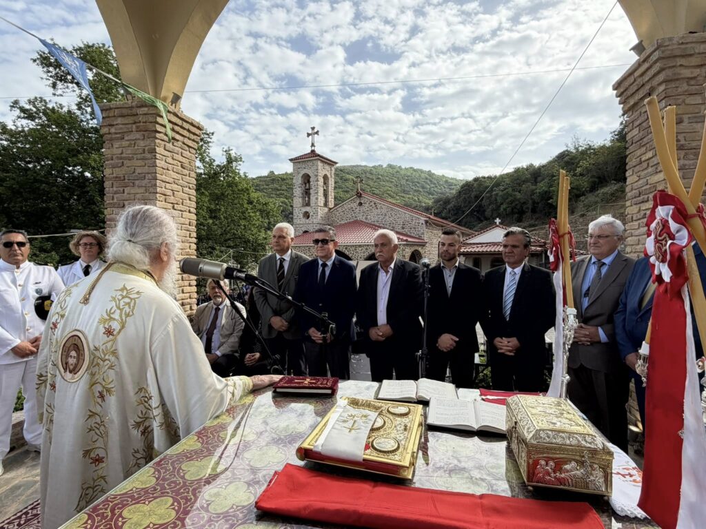 Σπάτα Αχαΐας: Χιλιάδες κόσμου στον Αγιο Νικόλαο - Πεζοπορία χιλιομέτρων και με κάθε μέσο πιστοί στο Μοναστήρι ΒΙΝΤΕ0-ΦΩΤΟ 30 Σπάτα Αχαΐας: Χιλιάδες κόσμου στον Αγιο Νικόλαο - Πεζοπορία χιλιομέτρων και με κάθε μέσο πιστοί στο Μοναστήρι ΒΙΝΤΕ0-ΦΩΤΟ
