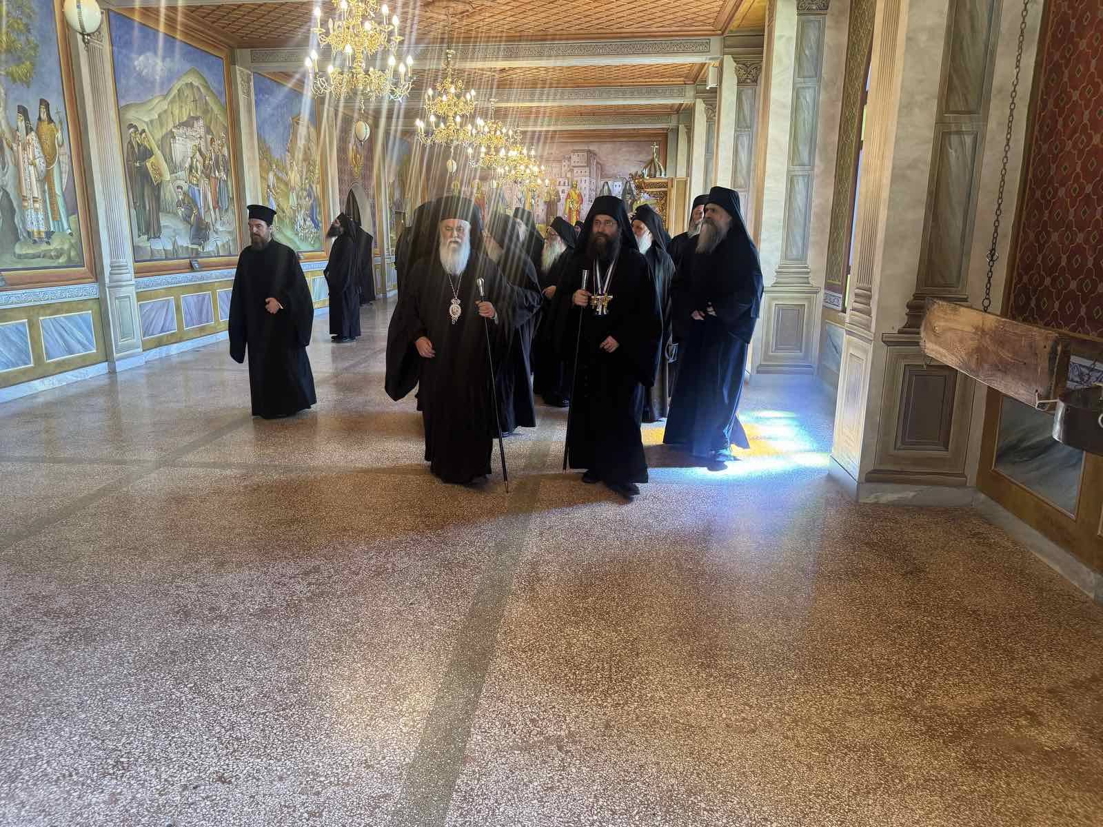 Αχαΐα: Πρώτη, ιστορική επίσκεψη από Αγιορείτες σε Μέγα Σπήλαιο και Αγία Λαύρα ΦΩΤΟ 4 Αχαΐα: Πρώτη, ιστορική επίσκεψη από Αγιορείτες σε Μέγα Σπήλαιο και Αγία Λαύρα ΦΩΤΟ