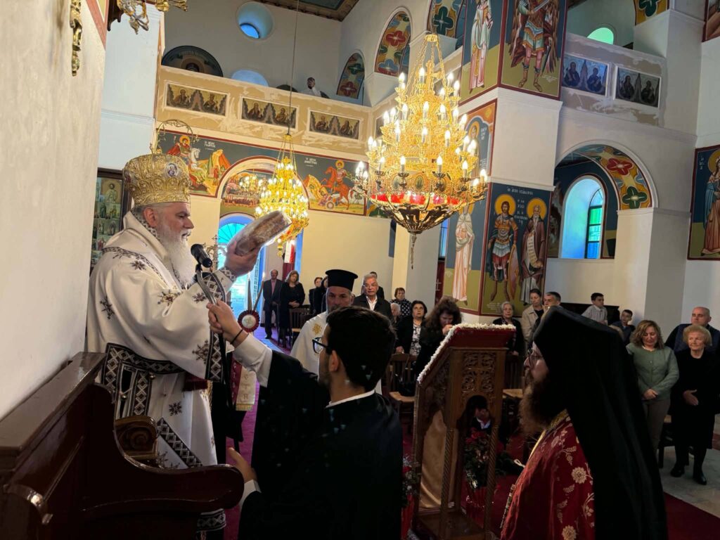 Αρχιερατική Θεία Λειτουργία στον Αγιο Νικόλαο Πετσάκων με προεχείρηση ιερέα ΦΩΤΟ 33 Αρχιερατική Θεία Λειτουργία στον Αγιο Νικόλαο Πετσάκων με προεχείρηση ιερέα ΦΩΤΟ