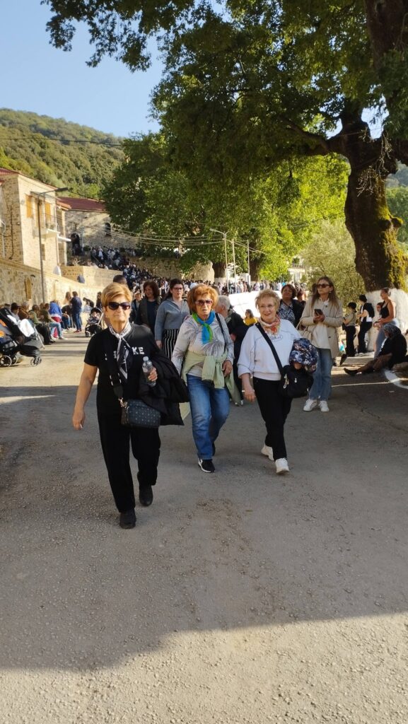 Στα Σπάτα για προσκύνημα ο Σύλλογος Αγίου Βασιλείου Ρίου ΦΩΤΟ 