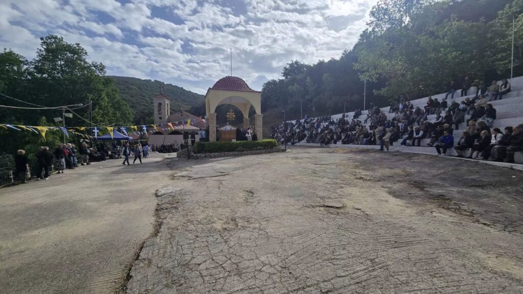 Σπάτα Αχαΐας: Χιλιάδες κόσμου στον Αγιο Νικόλαο - Πεζοπορία χιλιομέτρων και με κάθε μέσο πιστοί στο Μοναστήρι ΒΙΝΤΕ0-ΦΩΤΟ 34 Σπάτα Αχαΐας: Χιλιάδες κόσμου στον Αγιο Νικόλαο - Πεζοπορία χιλιομέτρων και με κάθε μέσο πιστοί στο Μοναστήρι ΒΙΝΤΕ0-ΦΩΤΟ