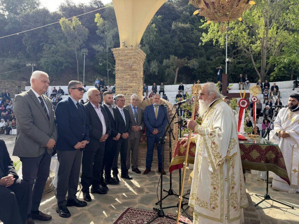 Σπάτα Αχαΐας: Χιλιάδες κόσμου στον Αγιο Νικόλαο - Πεζοπορία χιλιομέτρων και με κάθε μέσο πιστοί στο Μοναστήρι ΒΙΝΤΕ0-ΦΩΤΟ 32 Σπάτα Αχαΐας: Χιλιάδες κόσμου στον Αγιο Νικόλαο - Πεζοπορία χιλιομέτρων και με κάθε μέσο πιστοί στο Μοναστήρι ΒΙΝΤΕ0-ΦΩΤΟ