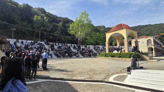 Σπάτα Αχαΐας: Χιλιάδες κόσμου στον Αγιο Νικόλαο - Πεζοπορία χιλιομέτρων και με κάθε μέσο πιστοί στο Μοναστήρι ΒΙΝΤΕ0-ΦΩΤΟ 38 Σπάτα Αχαΐας: Χιλιάδες κόσμου στον Αγιο Νικόλαο - Πεζοπορία χιλιομέτρων και με κάθε μέσο πιστοί στο Μοναστήρι ΒΙΝΤΕ0-ΦΩΤΟ