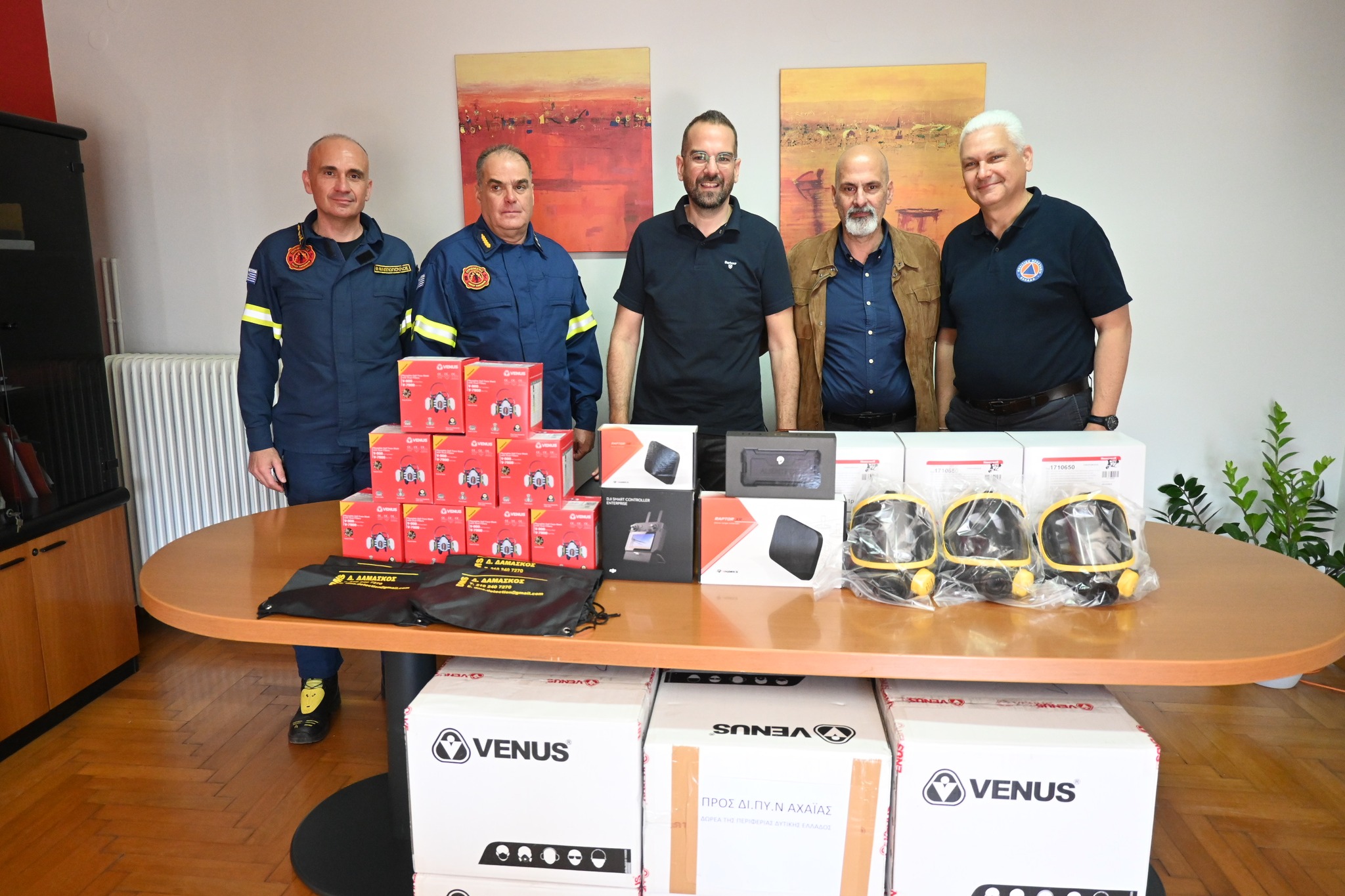 Πάτρα: Η Περιφέρεια ενίσχυσε με εξοπλισμό την Πυροσβεστική Αχαΐας ΦΩΤΟ