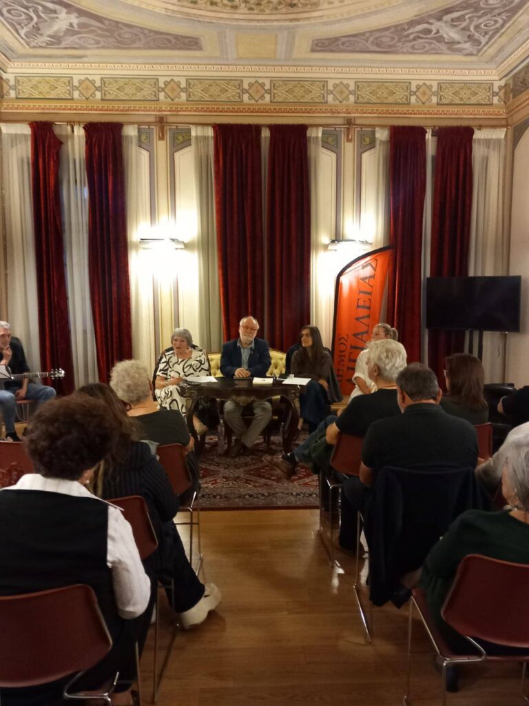 Η παρουσίαση της ποιητικής συλλογής «Αφοδράριστη γραφή» της Πηνελόπης Αλιβιζάτου ΦΩΤΟ 35 Η παρουσίαση της ποιητικής συλλογής «Αφοδράριστη γραφή» της Πηνελόπης Αλιβιζάτου ΦΩΤΟ