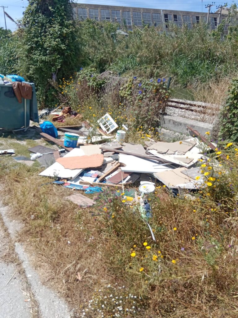 Πάτρα: Πίσω από το Εργοστάσιο Τέχνης υπάρχει...η τέχνη της εγκατάλειψης ΦΩΤΟ 30 Πάτρα: Πίσω από το Εργοστάσιο Τέχνης υπάρχει...η τέχνη της εγκατάλειψης ΦΩΤΟ