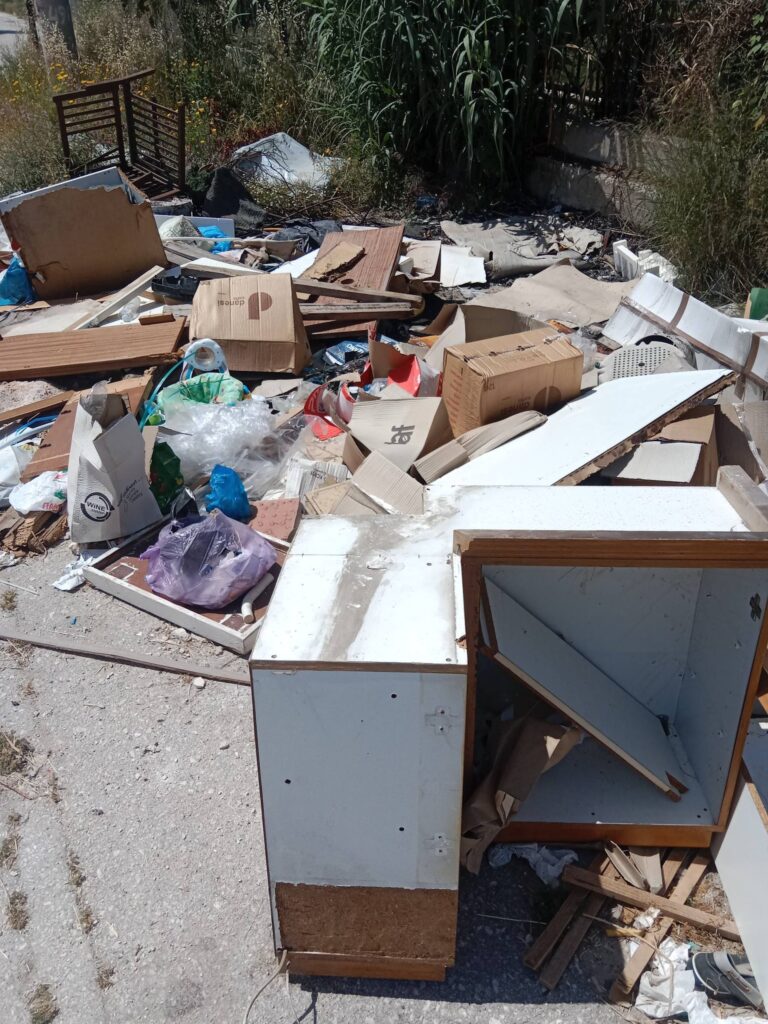 Πάτρα: Πίσω από το Εργοστάσιο Τέχνης υπάρχει...η τέχνη της εγκατάλειψης ΦΩΤΟ 31 Πάτρα: Πίσω από το Εργοστάσιο Τέχνης υπάρχει...η τέχνη της εγκατάλειψης ΦΩΤΟ