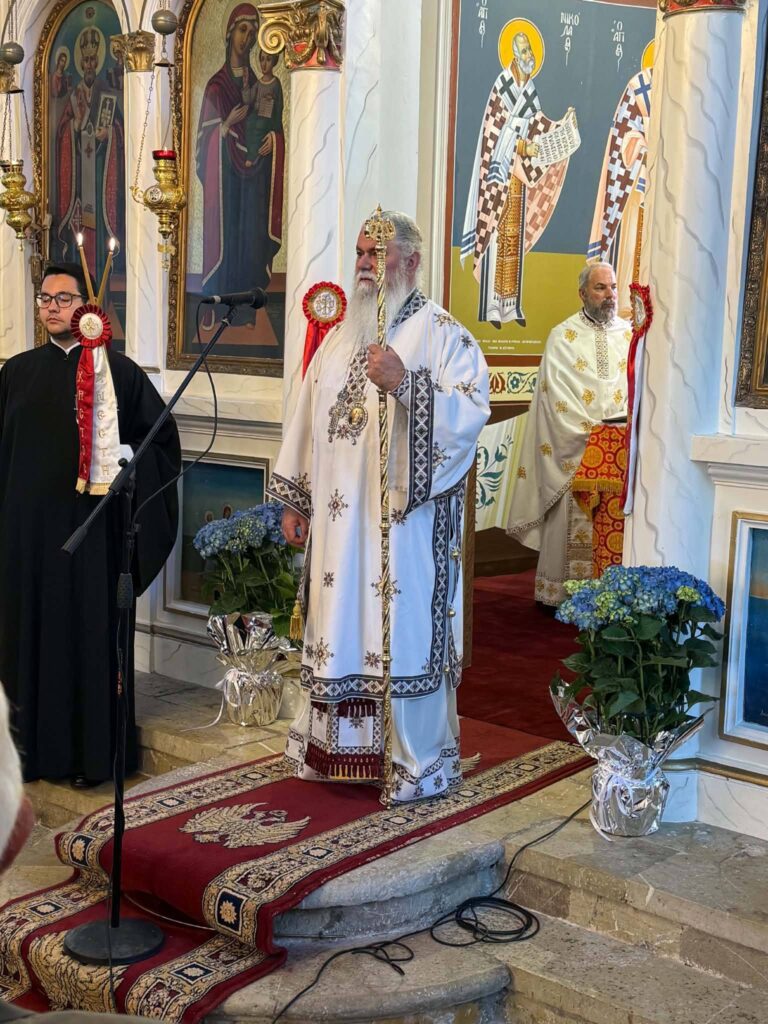 Αρχιερατική Θεία Λειτουργία στον Αγιο Νικόλαο Πετσάκων με προεχείρηση ιερέα ΦΩΤΟ 30 Αρχιερατική Θεία Λειτουργία στον Αγιο Νικόλαο Πετσάκων με προεχείρηση ιερέα ΦΩΤΟ