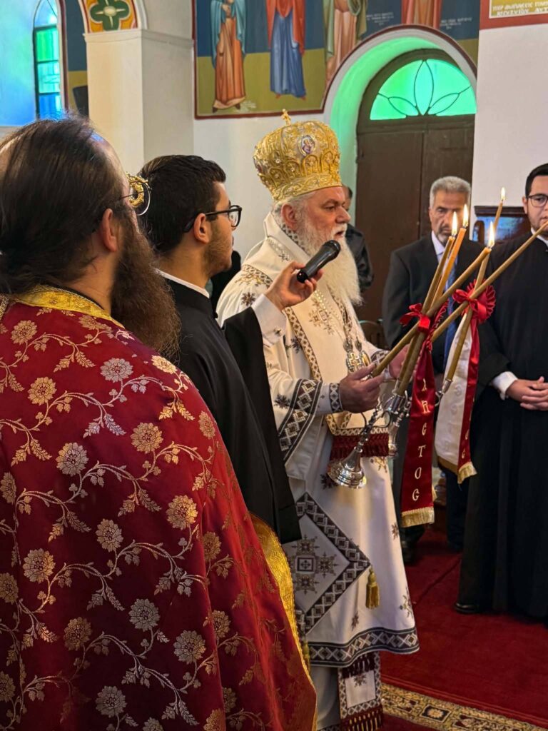 Αρχιερατική Θεία Λειτουργία στον Αγιο Νικόλαο Πετσάκων με προεχείρηση ιερέα ΦΩΤΟ 31 Αρχιερατική Θεία Λειτουργία στον Αγιο Νικόλαο Πετσάκων με προεχείρηση ιερέα ΦΩΤΟ