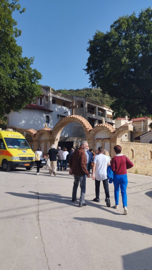 Στα Σπάτα για προσκύνημα ο Σύλλογος Αγίου Βασιλείου Ρίου ΦΩΤΟ 