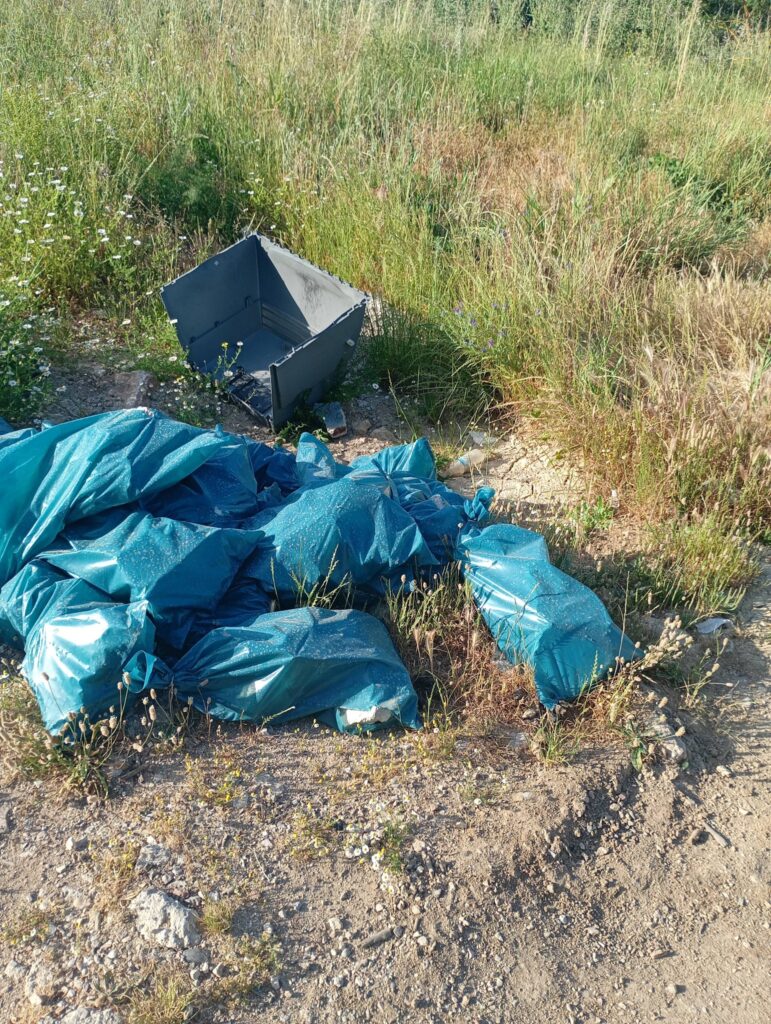 Πάτρα: Υγειονομική «βόμβα» σε παρθένο δάσος, στο Παυλόκαστρο - Καλούνται να επέμβουν Εισαγγελέας και Πυροσβεστική ΦΩΤΟ 32 Πάτρα: Υγειονομική «βόμβα» σε παρθένο δάσος, στο Παυλόκαστρο - Καλούνται να επέμβουν Εισαγγελέας και Πυροσβεστική ΦΩΤΟ