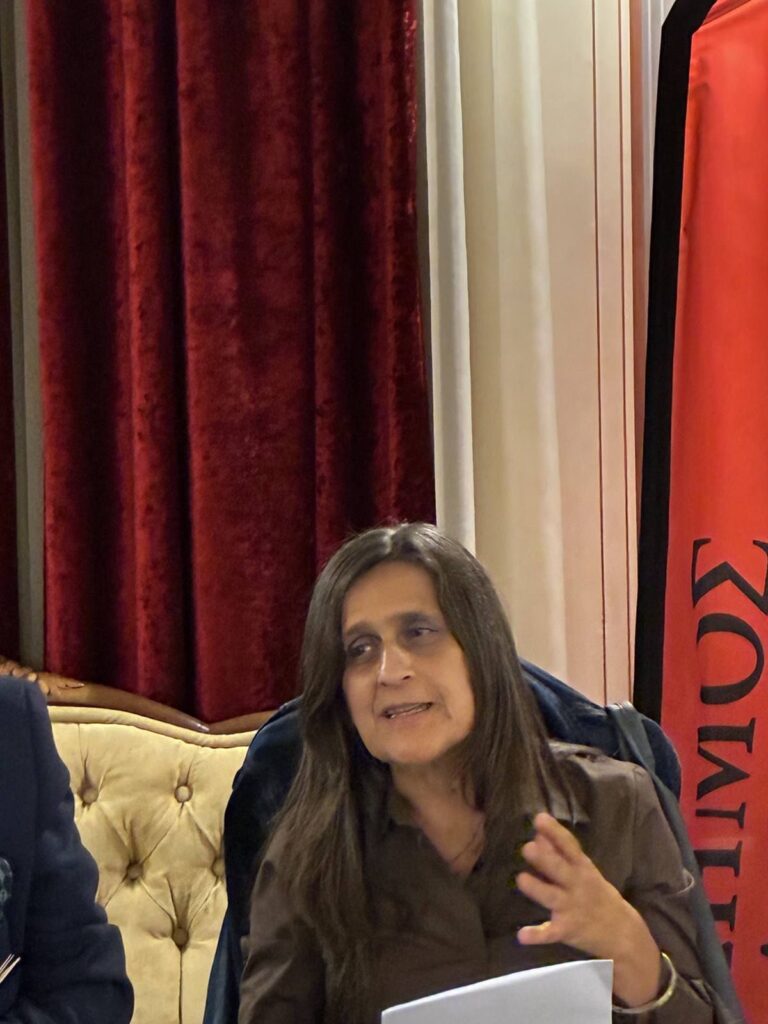 Η παρουσίαση της ποιητικής συλλογής «Αφοδράριστη γραφή» της Πηνελόπης Αλιβιζάτου ΦΩΤΟ 32 Η παρουσίαση της ποιητικής συλλογής «Αφοδράριστη γραφή» της Πηνελόπης Αλιβιζάτου ΦΩΤΟ