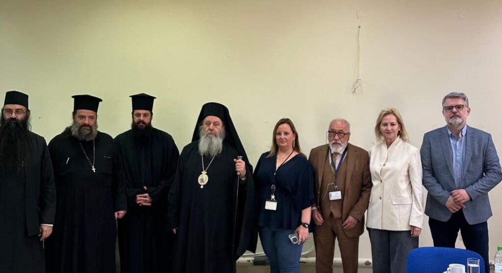 Γιόρτασε το εκκλησάκι του Αγίου Θεράποντος στο Νοσοκομείο «Ο Άγιος Ανδρέας» ΦΩΤΟ 29 Γιόρτασε το εκκλησάκι του Αγίου Θεράποντος στο Νοσοκομείο «Ο Άγιος Ανδρέας» ΦΩΤΟ