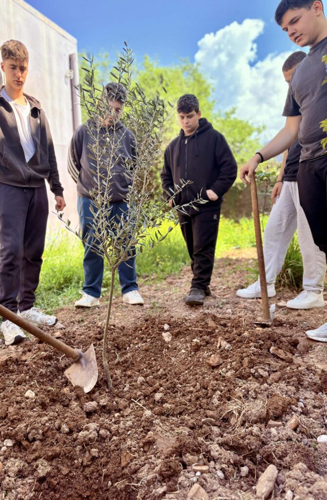 «Φυτεύουμε για το Κλίμα και την Ευρώπη» από το Λύκειο Κλειτορίας ΦΩΤΟ 34 «Φυτεύουμε για το Κλίμα και την Ευρώπη» από το Λύκειο Κλειτορίας ΦΩΤΟ