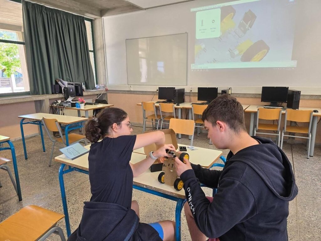 Βιωματικές δράσεις STEM στο Αρσάκειο Γυμνασιο Πάτρας ΦΩΤΟ 30 Βιωματικές δράσεις STEM στο Αρσάκειο Γυμνασιο Πάτρας ΦΩΤΟ