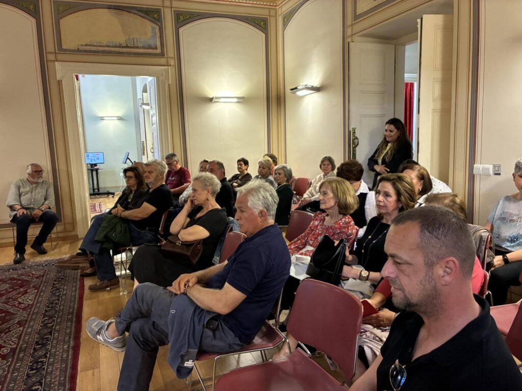 Η παρουσίαση της ποιητικής συλλογής «Αφοδράριστη γραφή» της Πηνελόπης Αλιβιζάτου ΦΩΤΟ 34 Η παρουσίαση της ποιητικής συλλογής «Αφοδράριστη γραφή» της Πηνελόπης Αλιβιζάτου ΦΩΤΟ