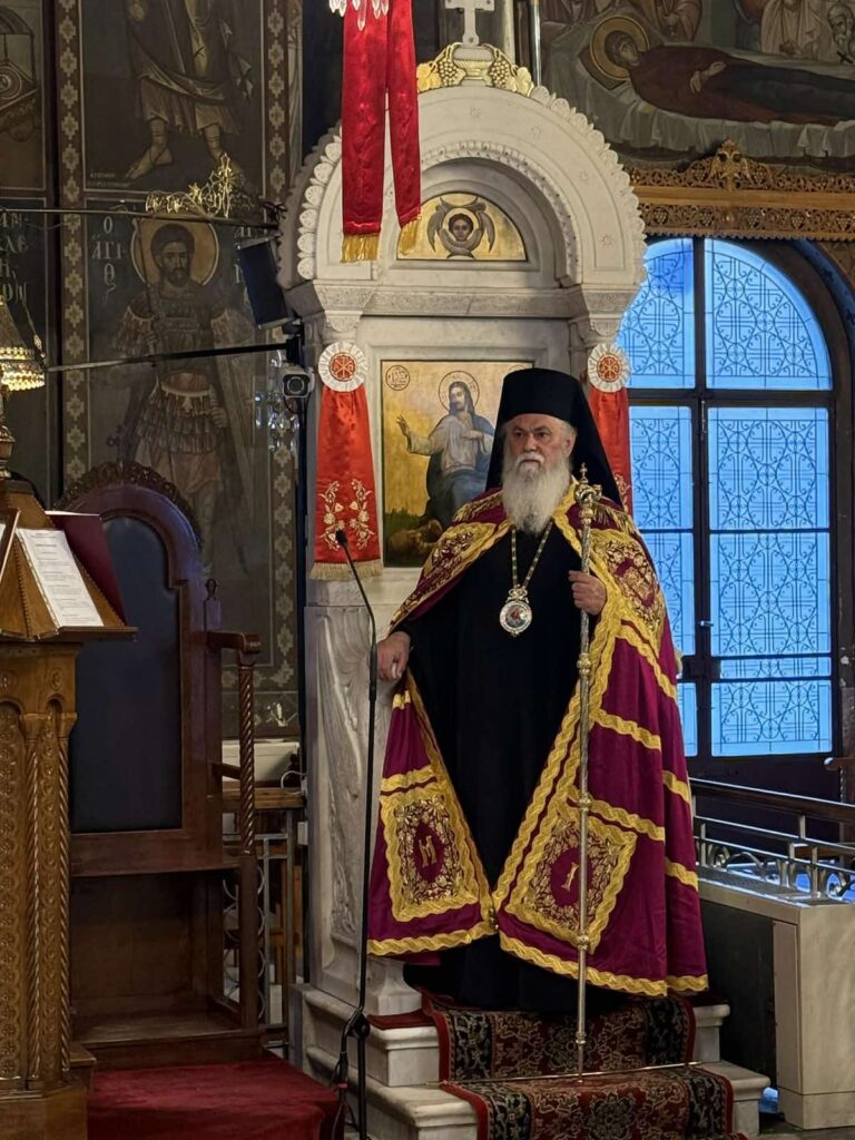 Ο Μητροπολίτης Ιερώνυμος στην Τιμία Κάρα του Αγίου Χριστοφόρου του Παπουλάκου ΦΩΤΟ