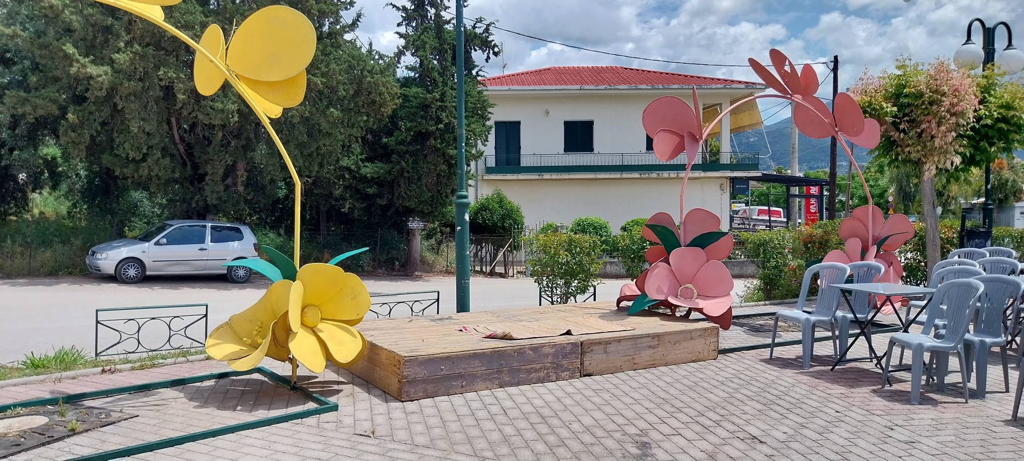 Η πιο όμορφη πλατεία στο Γηροκομειό Πατρών ΦΩΤΟ 4 Η πιο όμορφη πλατεία στο Γηροκομειό Πατρών ΦΩΤΟ