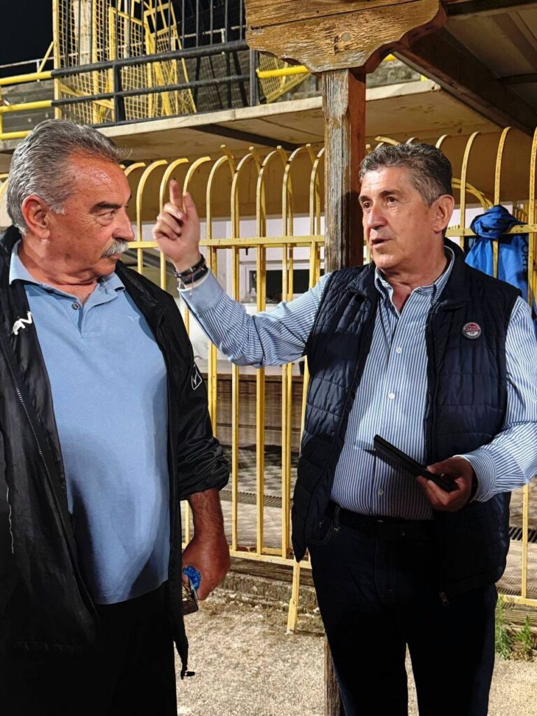 Κάτω Αχαΐα: Μετά από 12 χρόνια, το Δημοτικό Στάδιο φωτίστηκε ξανά ΦΩΤΟ 36 Κάτω Αχαΐα: Μετά από 12 χρόνια, το Δημοτικό Στάδιο φωτίστηκε ξανά ΦΩΤΟ