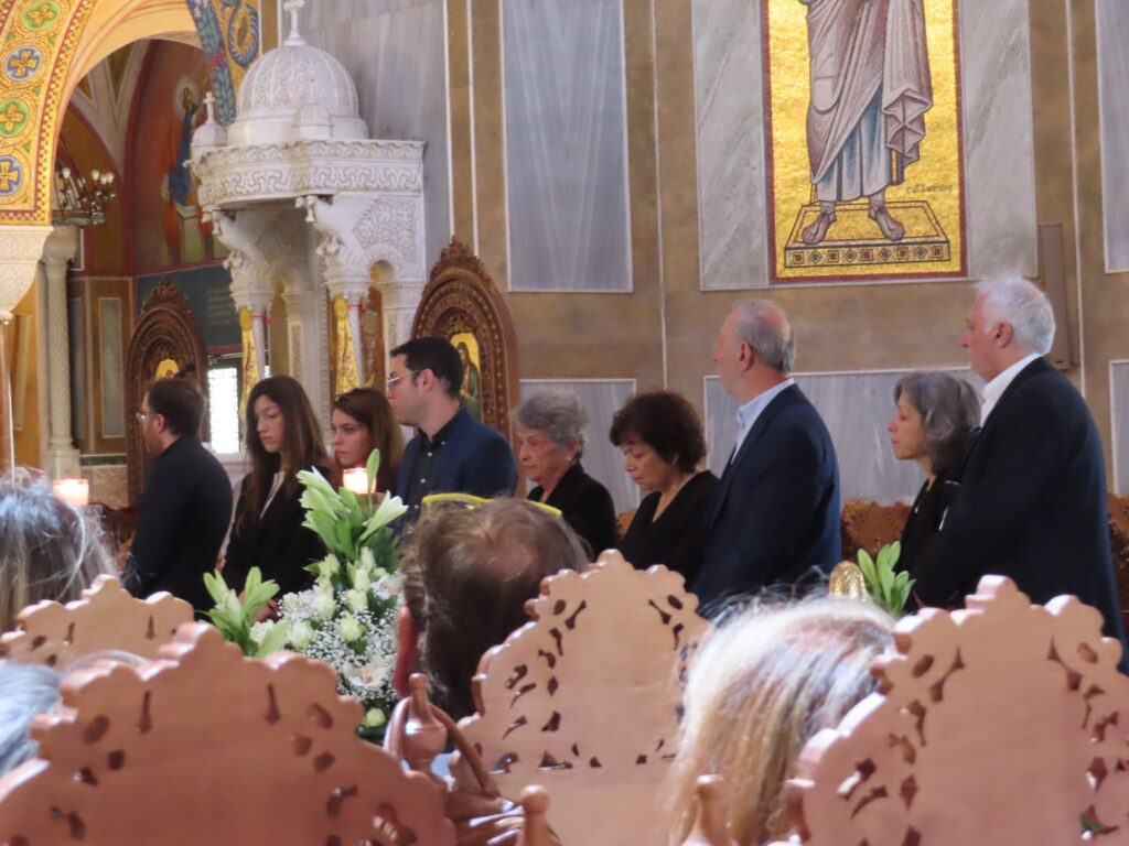 Πάτρα: Σε κλίμα βαθιάς συγκίνησης η κηδεία του Σοφοκλή Κολαίτη ΦΩΤΟ