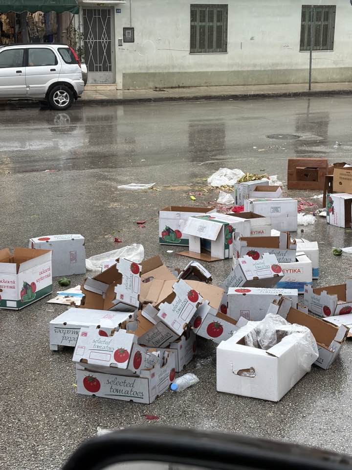 Αίγιο: Γέμισε ο δρόμος...φρούτα και ζαρζαβατικά - Η Λαΐκή στο έλεος της βροχής ΦΩΤΟ 29 Αίγιο: Γέμισε ο δρόμος...φρούτα και ζαρζαβατικά - Η Λαΐκή στο έλεος της βροχής ΦΩΤΟ