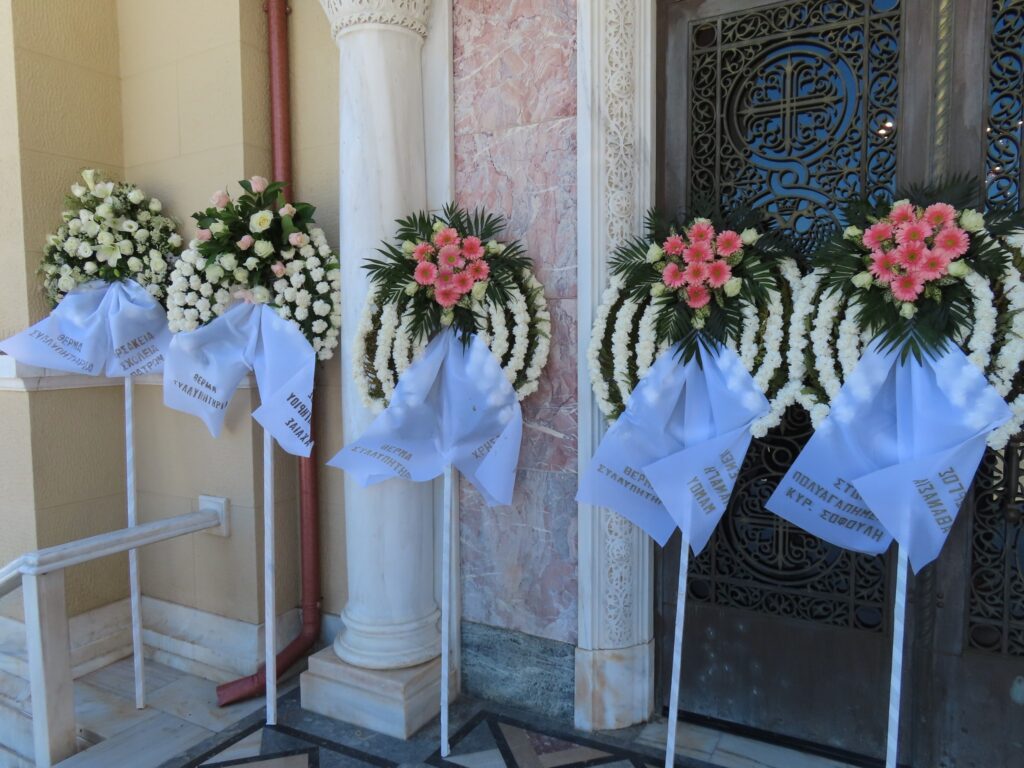 Πάτρα: Σε κλίμα βαθιάς συγκίνησης η κηδεία του Σοφοκλή Κολαίτη ΦΩΤΟ